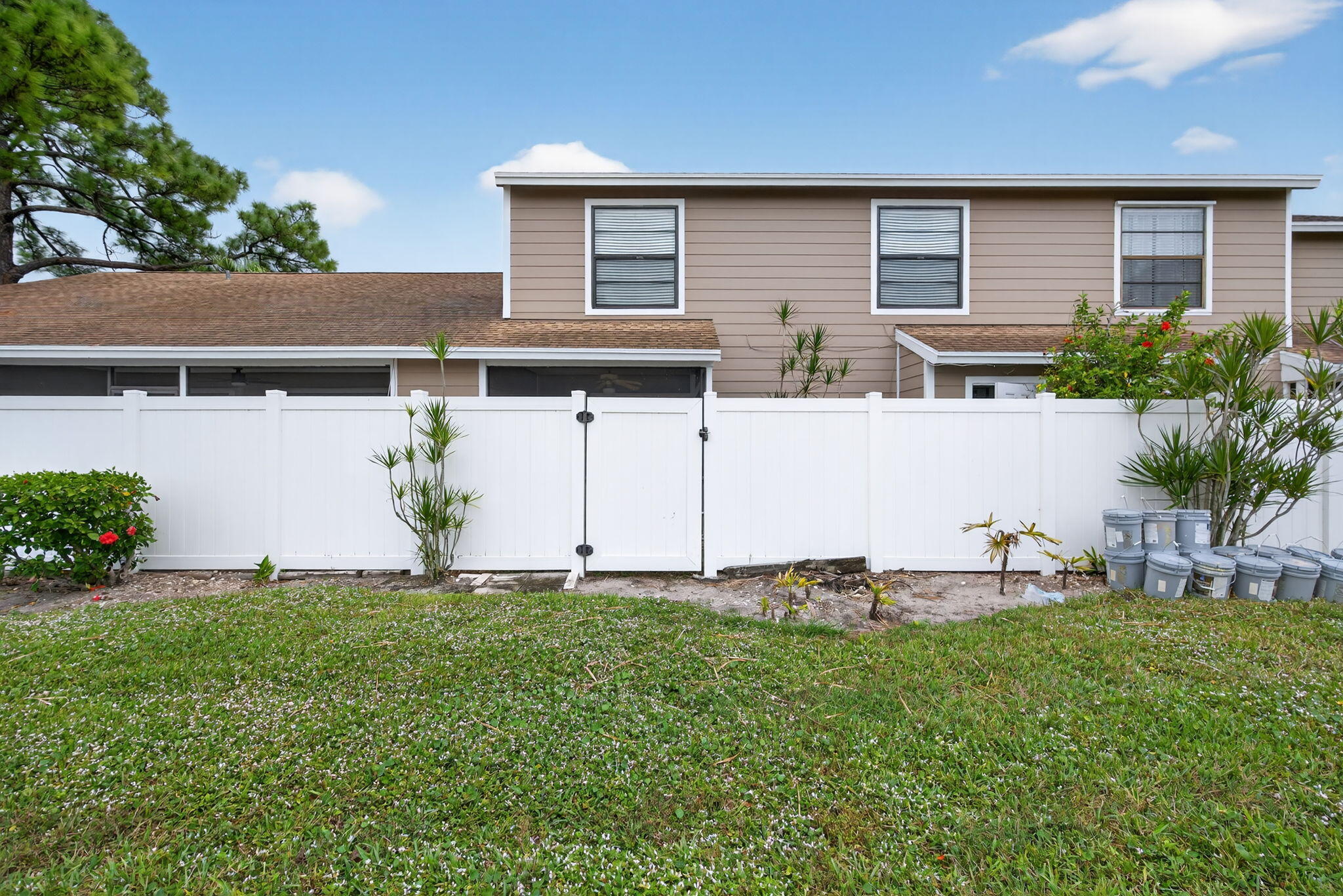 707 Stonewood #19c Jupiter, FL 33458