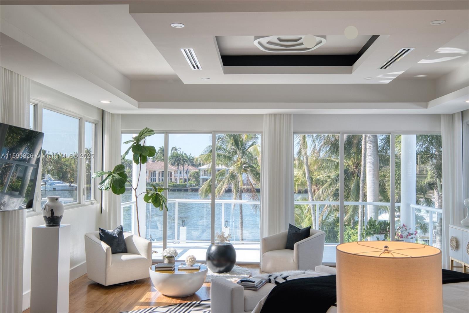 934 S Southlake Dr Hollywood, FL 33019