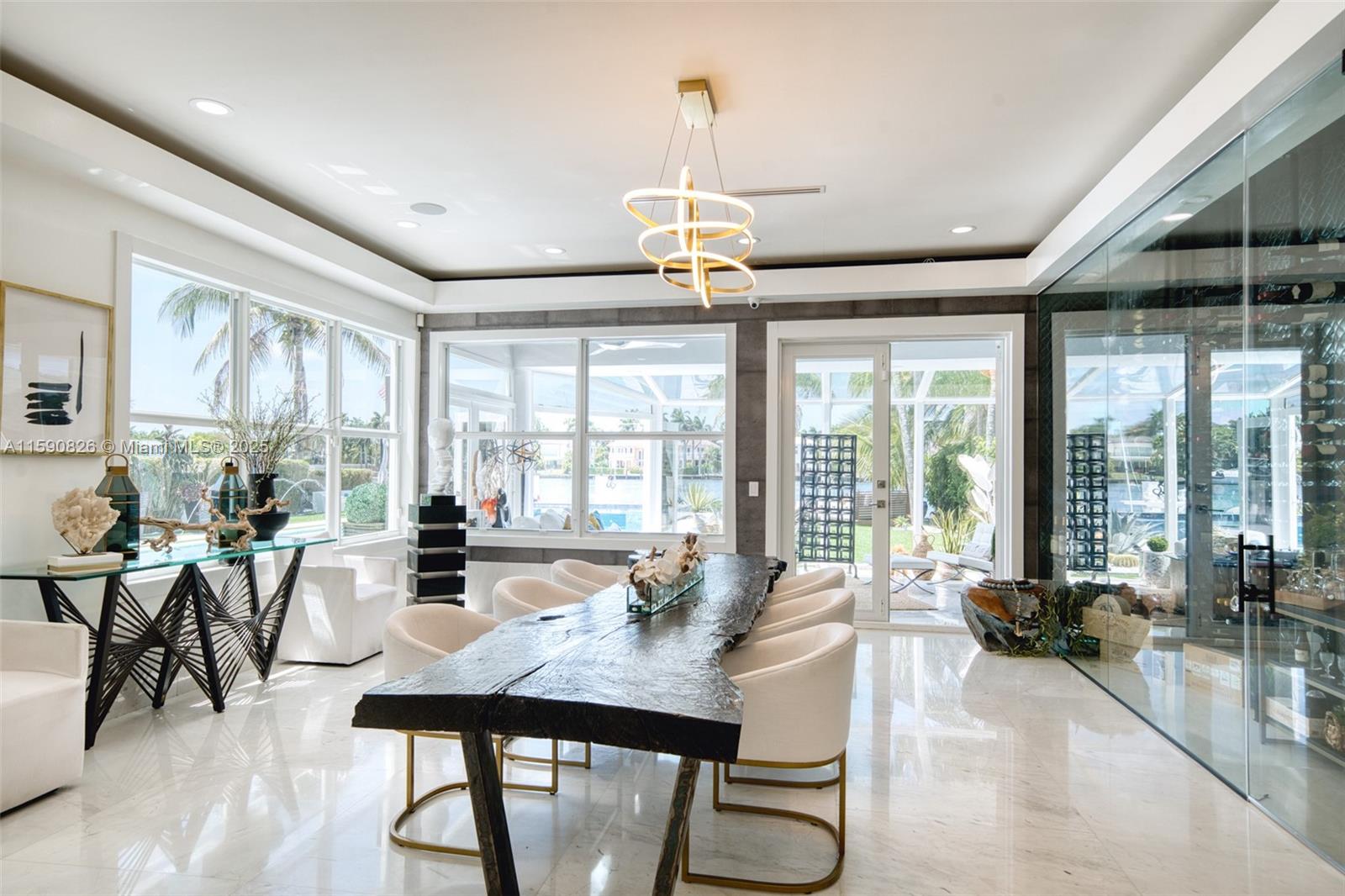 934 S Southlake Dr Hollywood, FL 33019