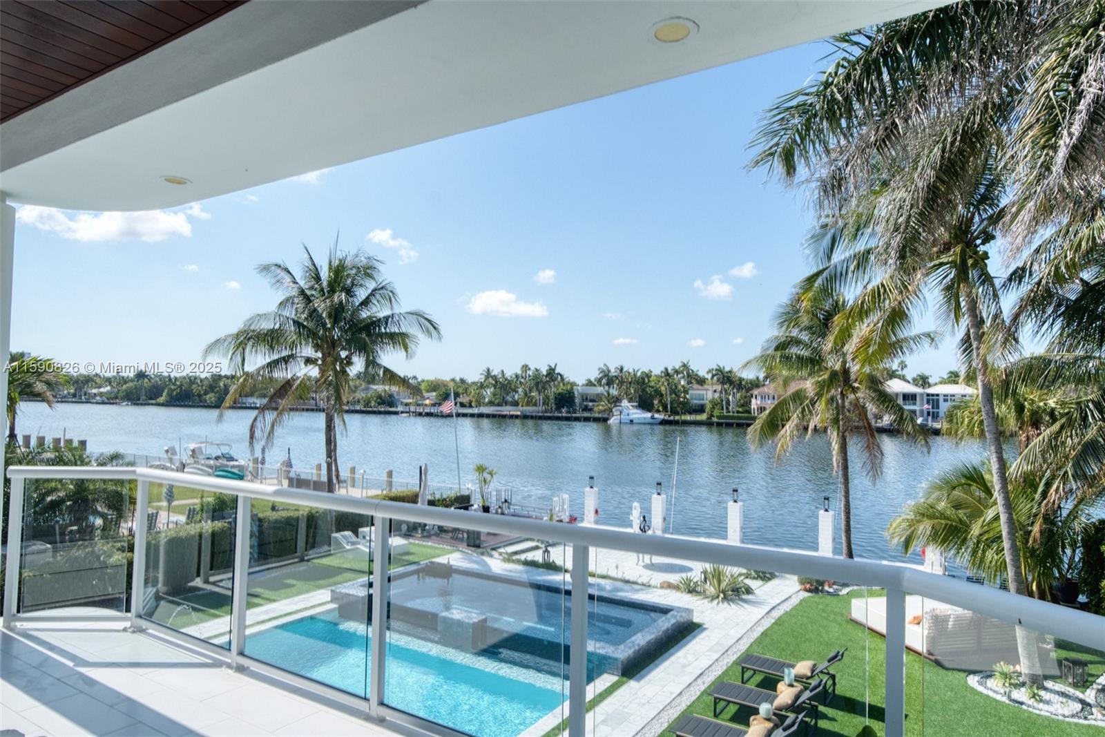 934 S Southlake Dr Hollywood, FL 33019