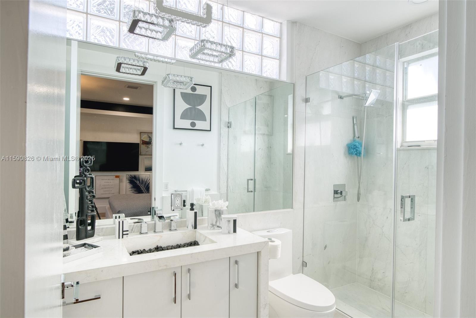 934 S Southlake Dr Hollywood, FL 33019