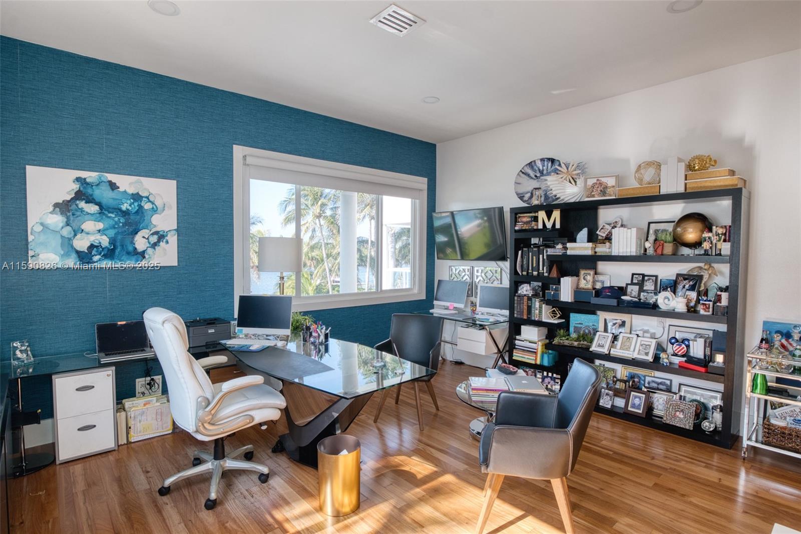 934 S Southlake Dr Hollywood, FL 33019