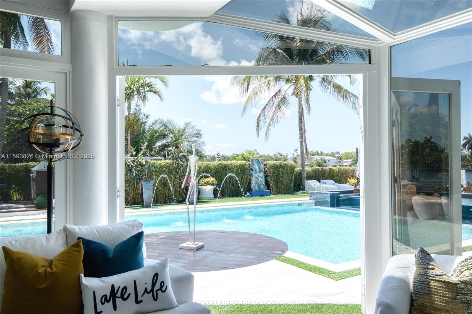 934 S Southlake Dr Hollywood, FL 33019