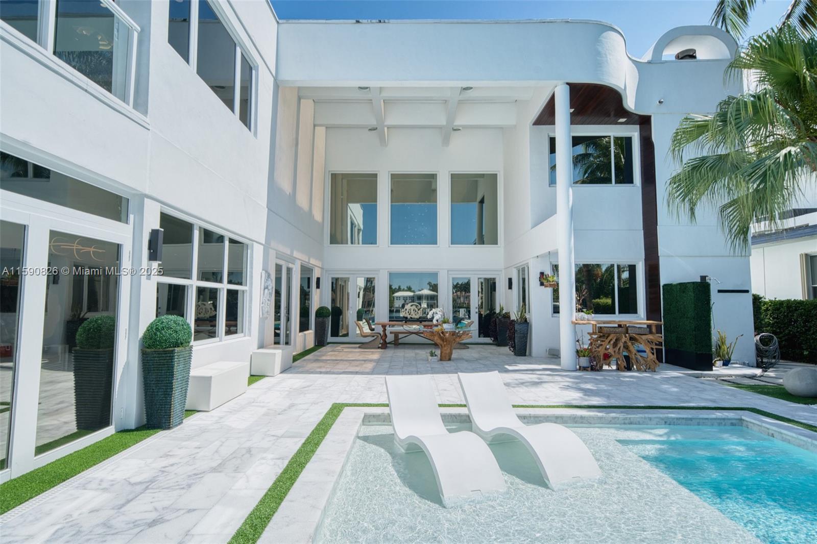 934 S Southlake Dr Hollywood, FL 33019