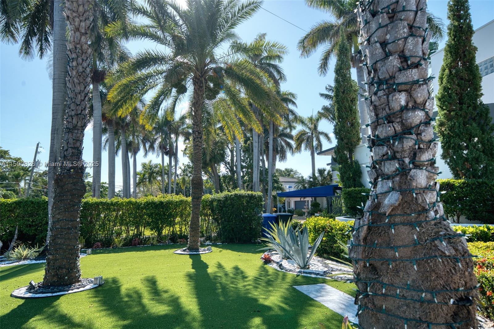 934 S Southlake Dr Hollywood, FL 33019