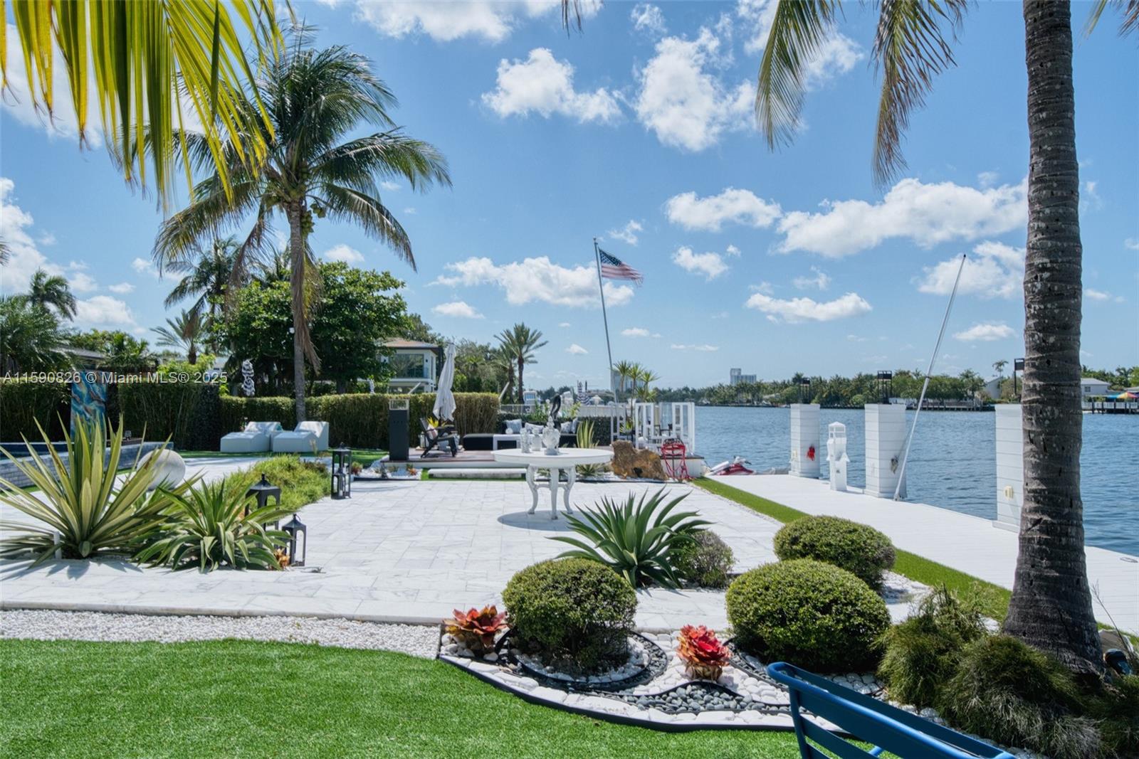 934 S Southlake Dr Hollywood, FL 33019