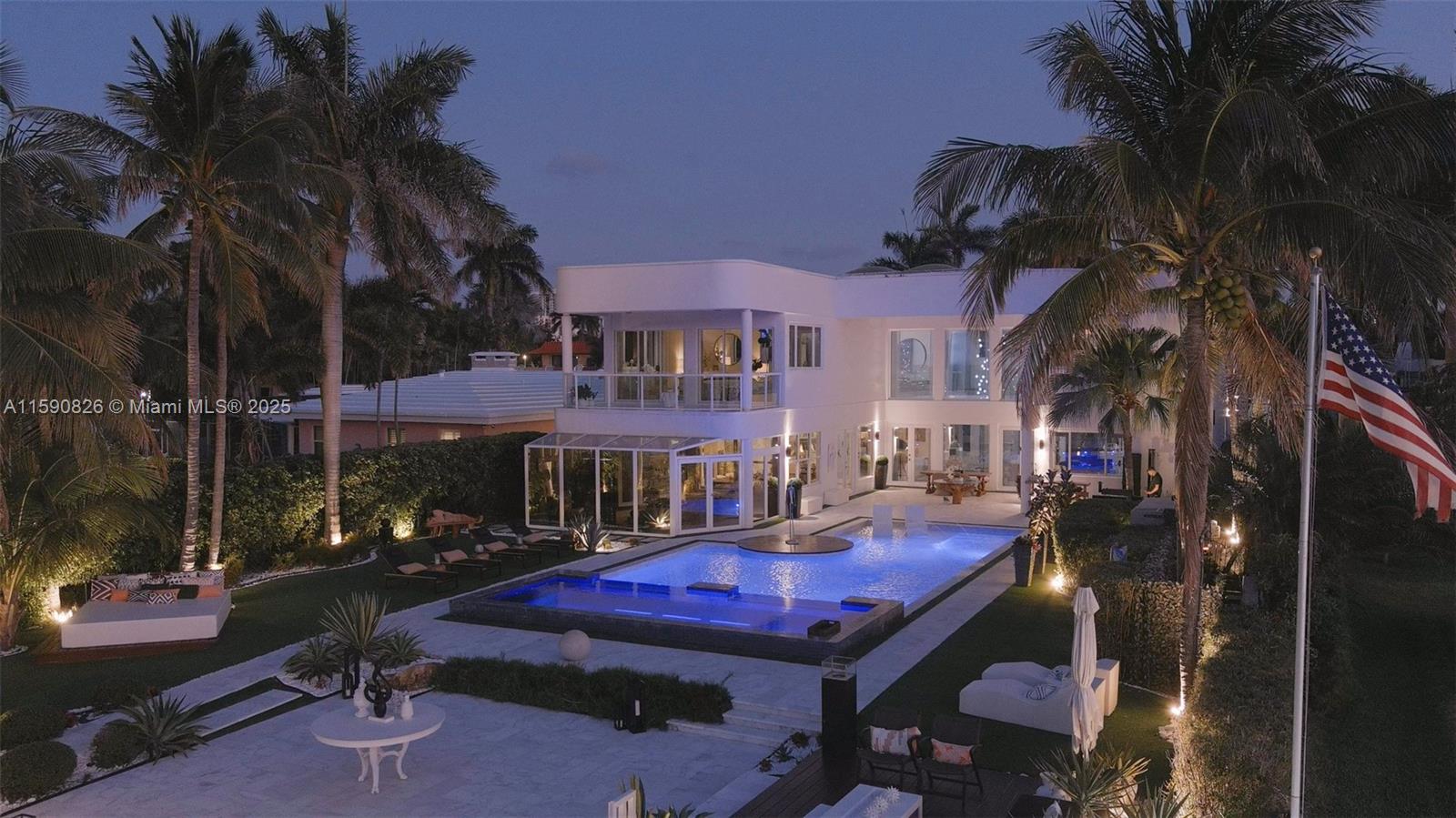 934 S Southlake Dr Hollywood, FL 33019