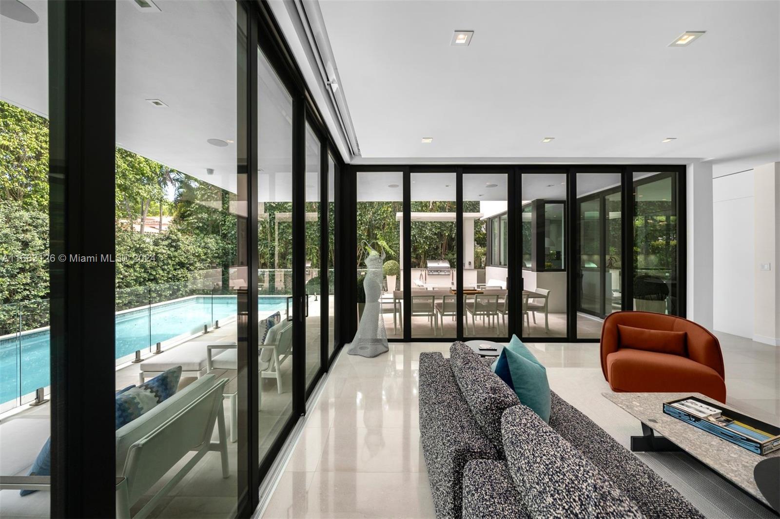 5327 N Bay Rd Miami Beach, FL 33140