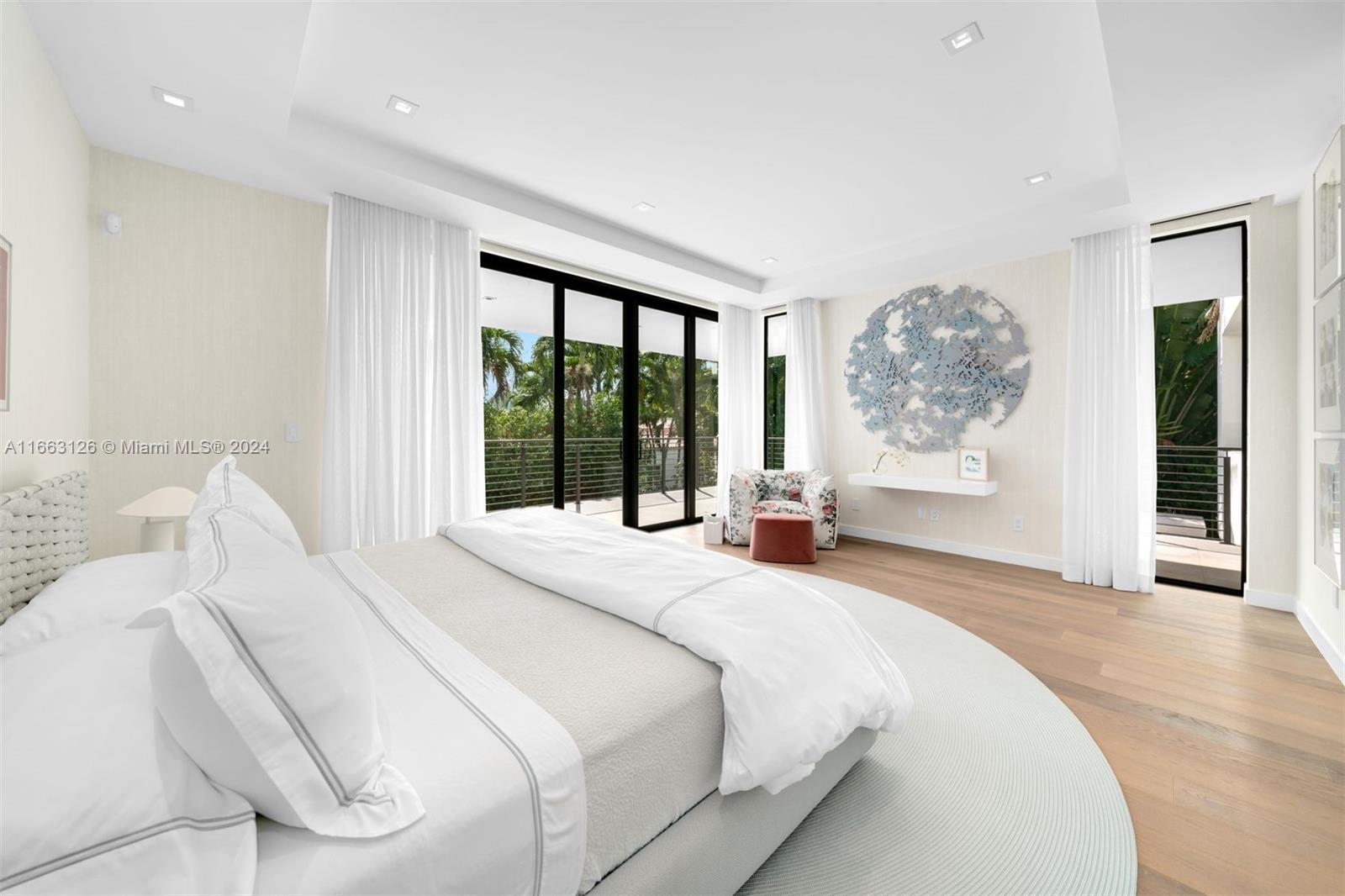 5327 N Bay Rd Miami Beach, FL 33140