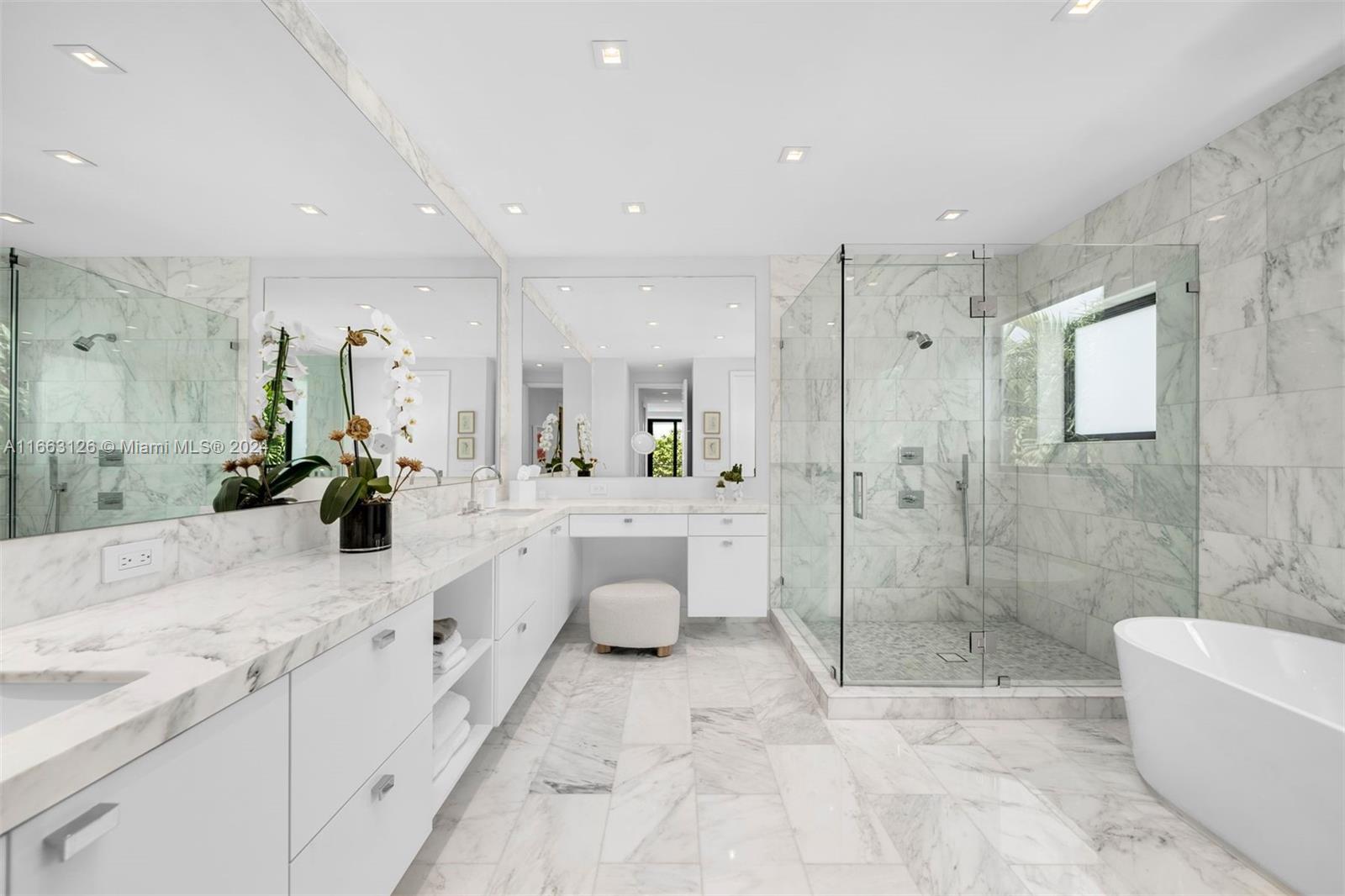 5327 N Bay Rd Miami Beach, FL 33140