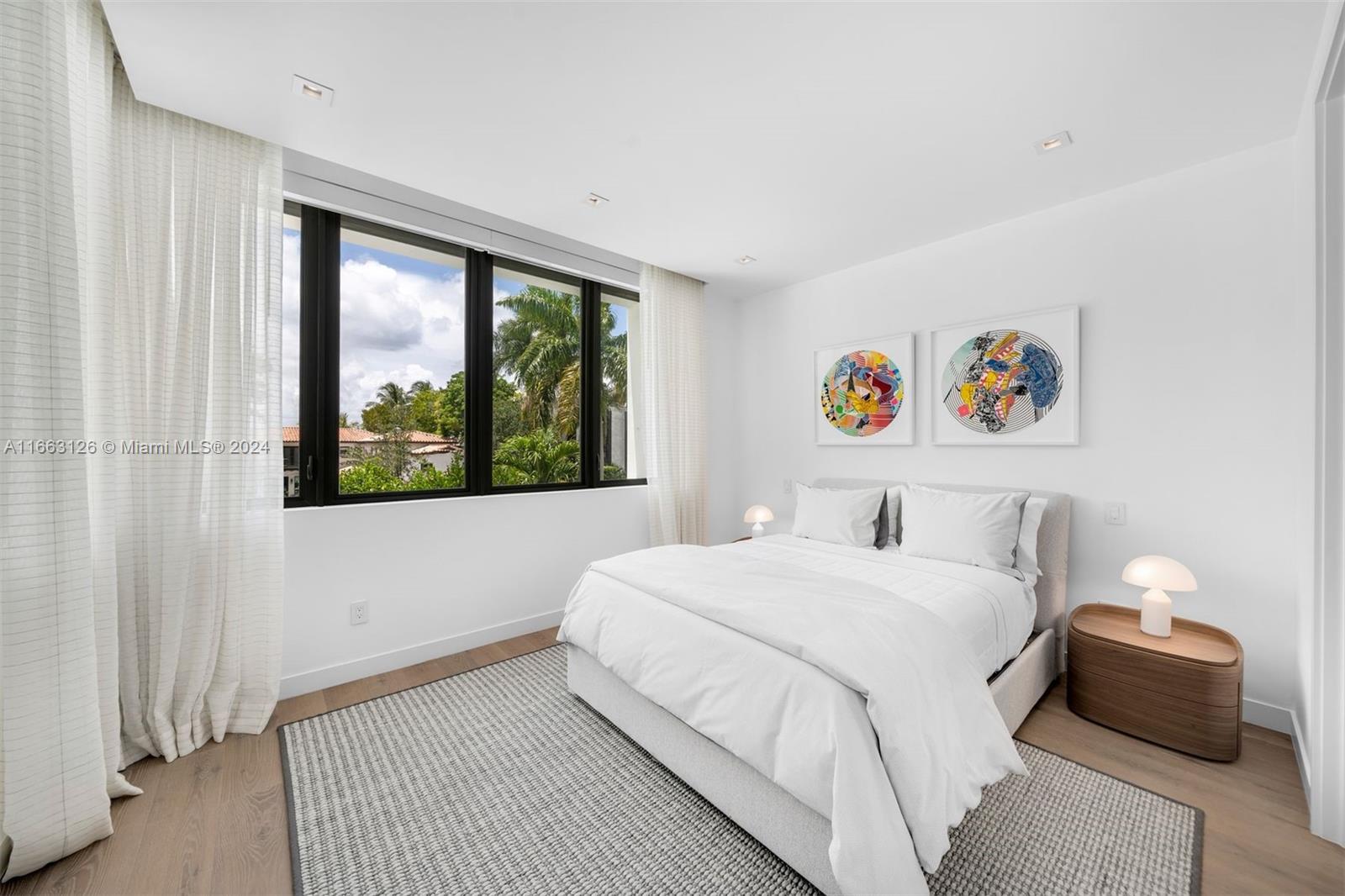 5327 N Bay Rd Miami Beach, FL 33140