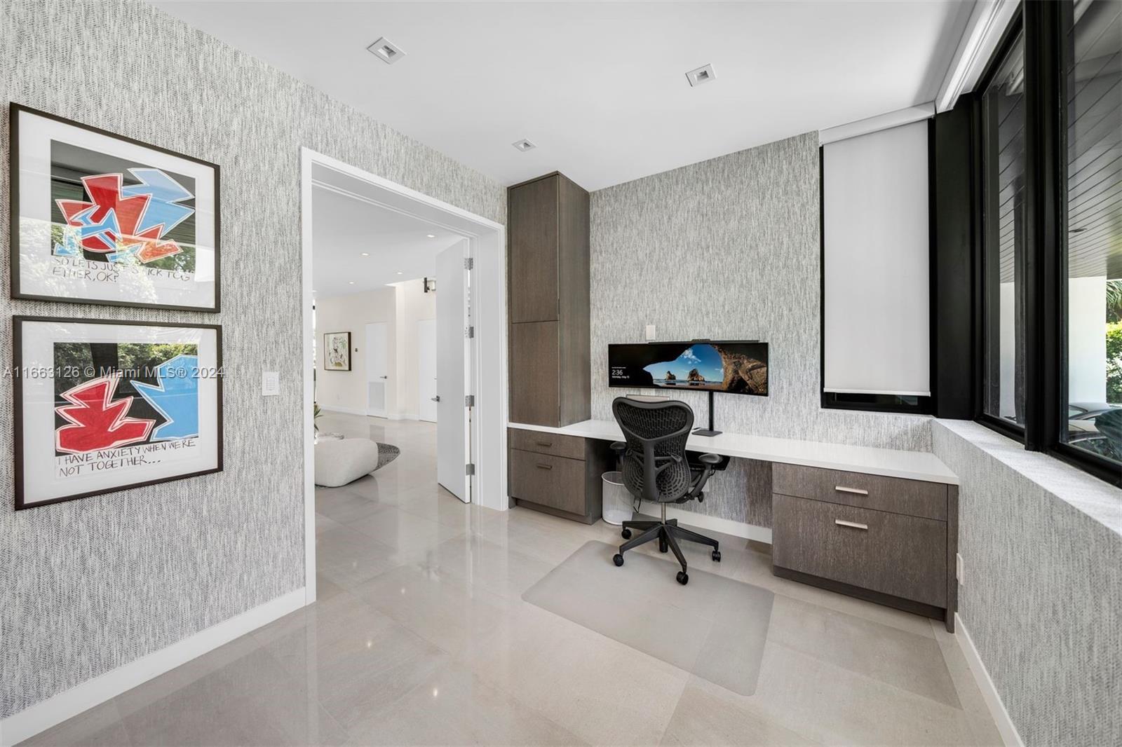 5327 N Bay Rd Miami Beach, FL 33140