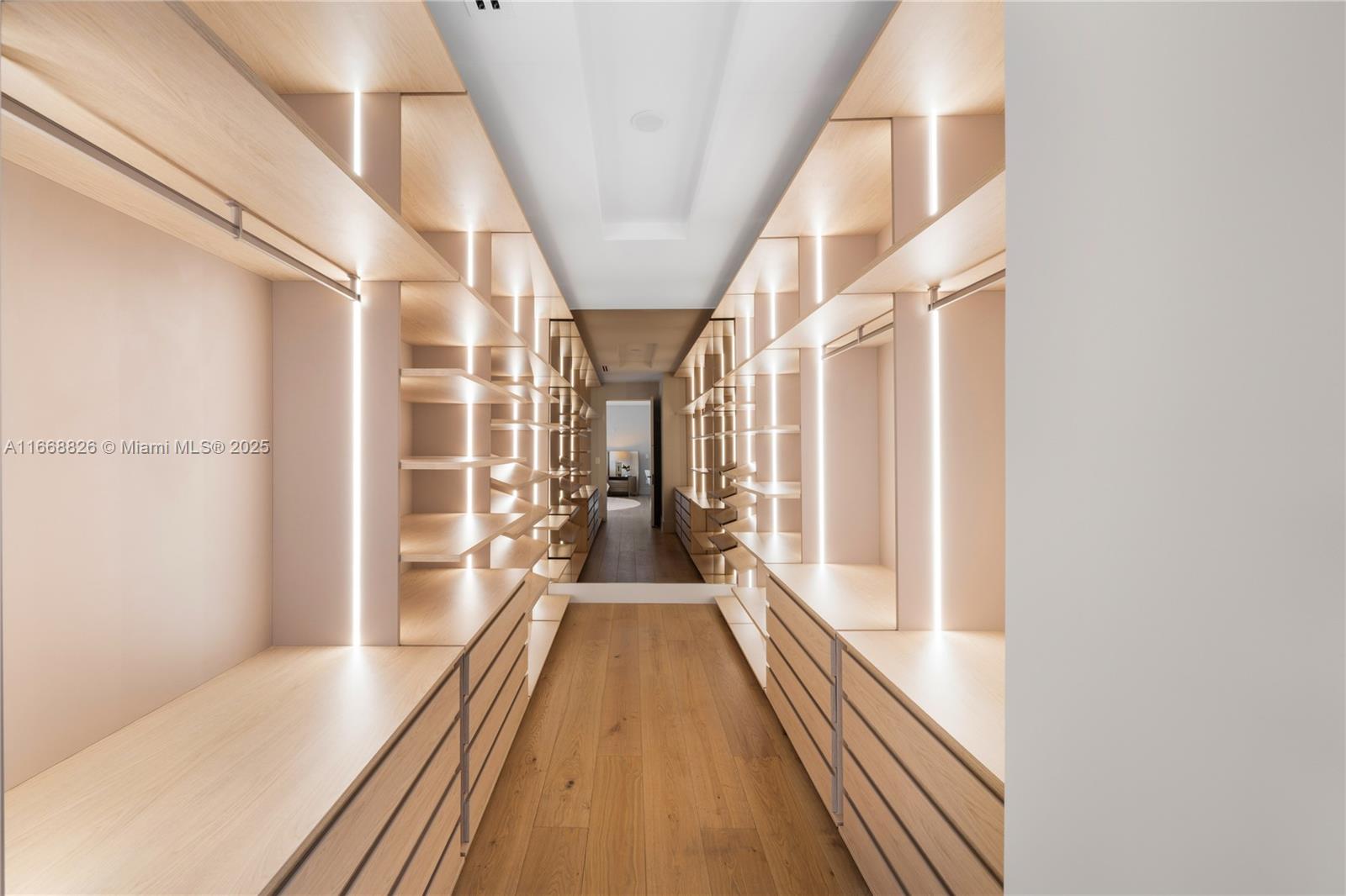 262 189th Ter Sunny Isles Beach, FL 33160