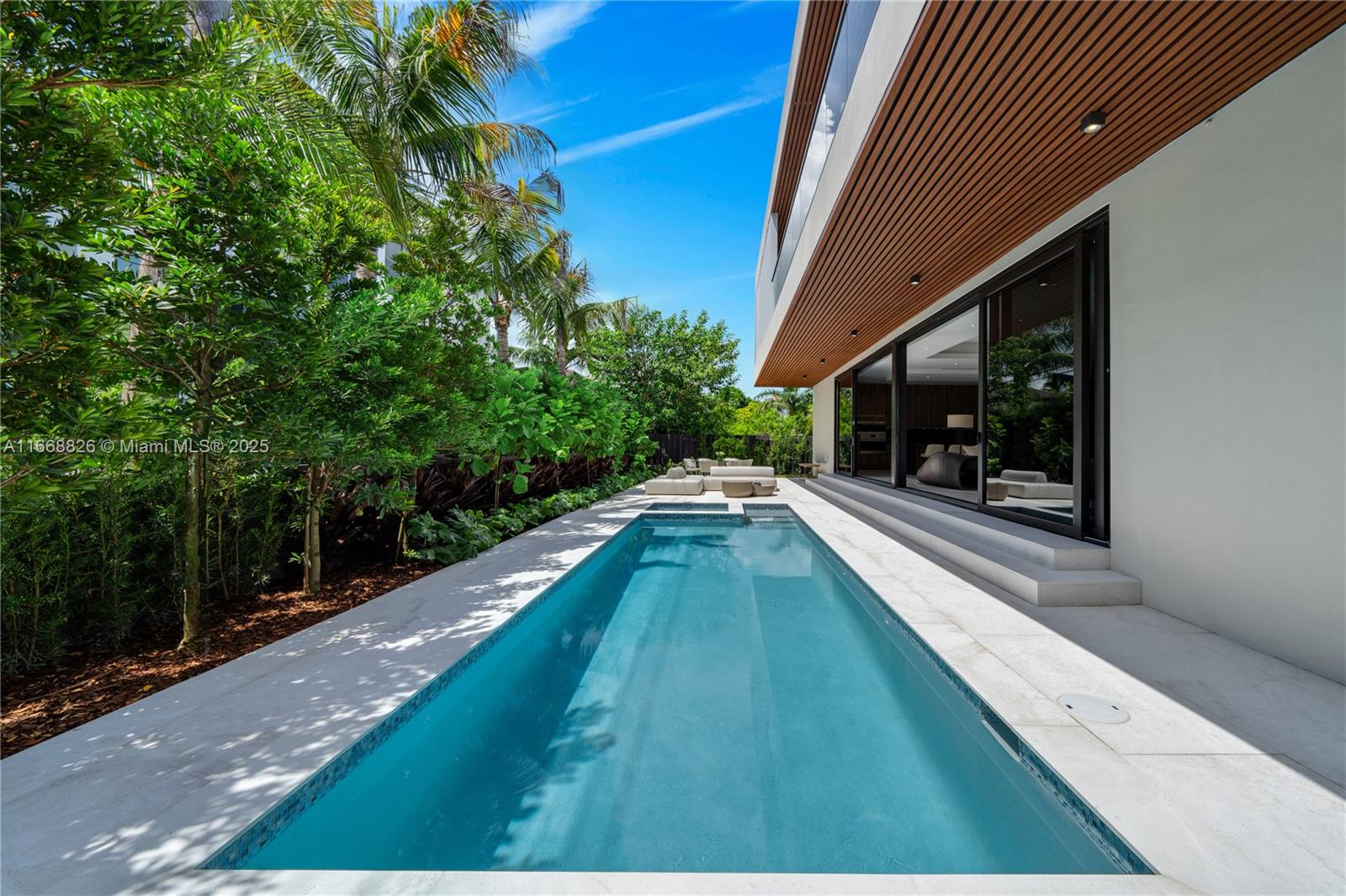 262 189th Ter Sunny Isles Beach, FL 33160