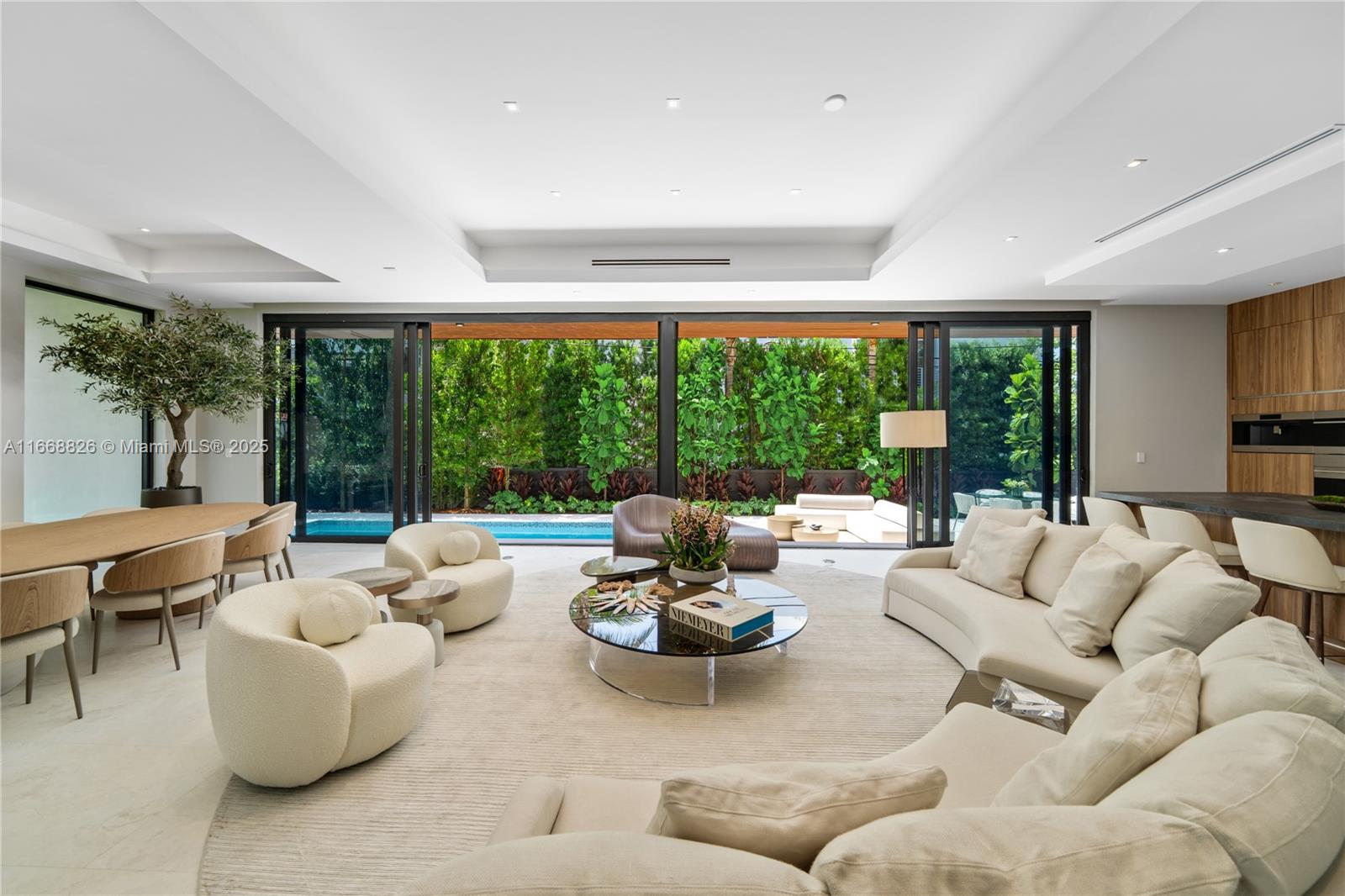 262 189th Ter Sunny Isles Beach, FL 33160