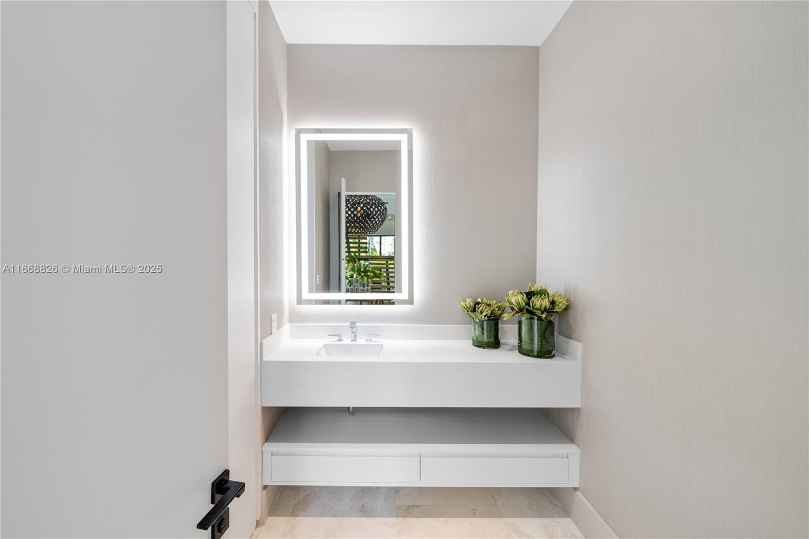 262 189th Ter Sunny Isles Beach, FL 33160