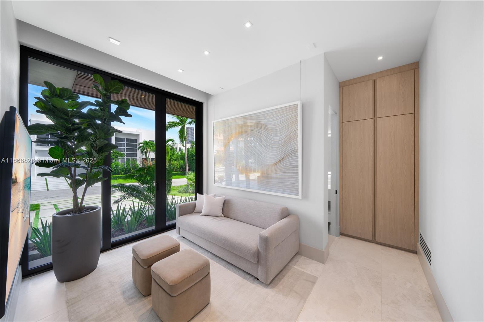 262 189th Ter Sunny Isles Beach, FL 33160