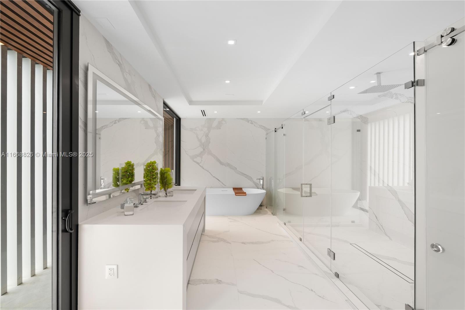 262 189th Ter Sunny Isles Beach, FL 33160