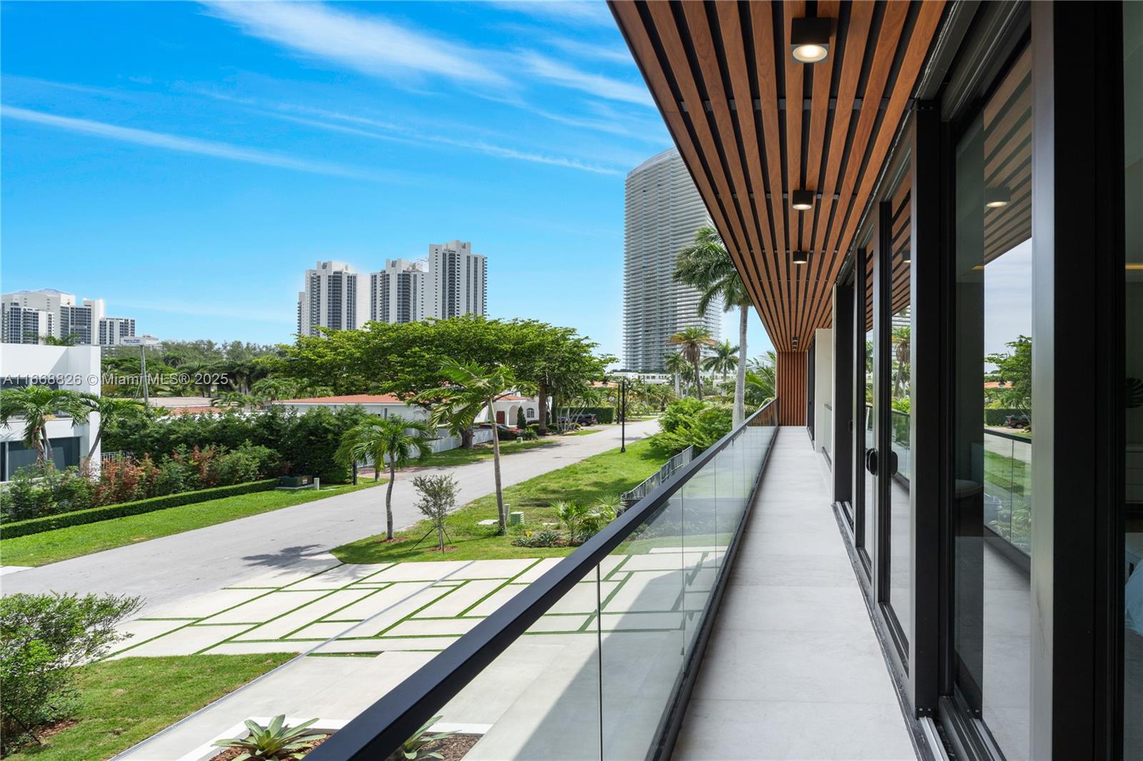 262 189th Ter Sunny Isles Beach, FL 33160