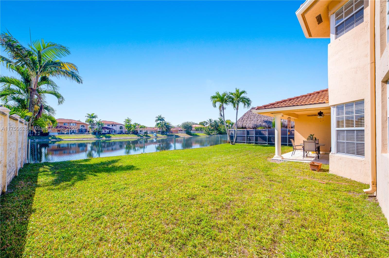 15950 SW 42nd Ter,Miami, FL 33185