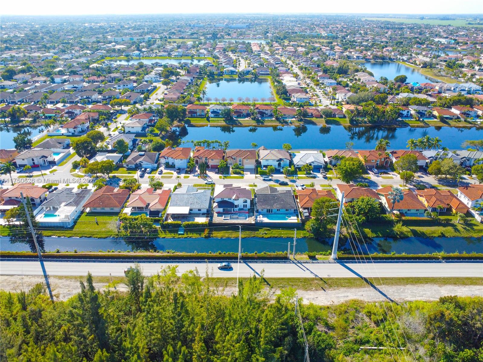 15950 SW 42nd Ter,Miami, FL 33185