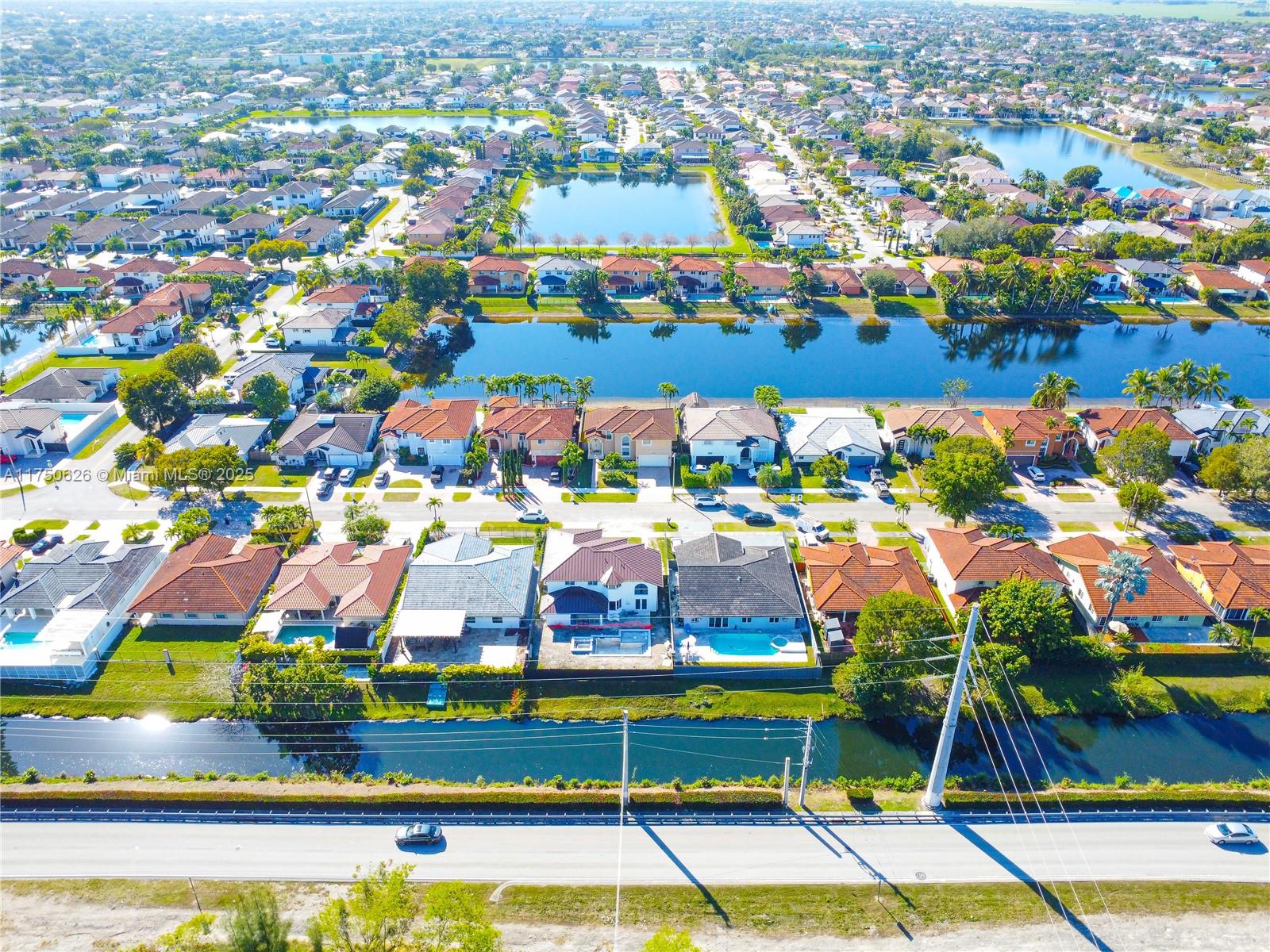 15950 SW 42nd Ter,Miami, FL 33185