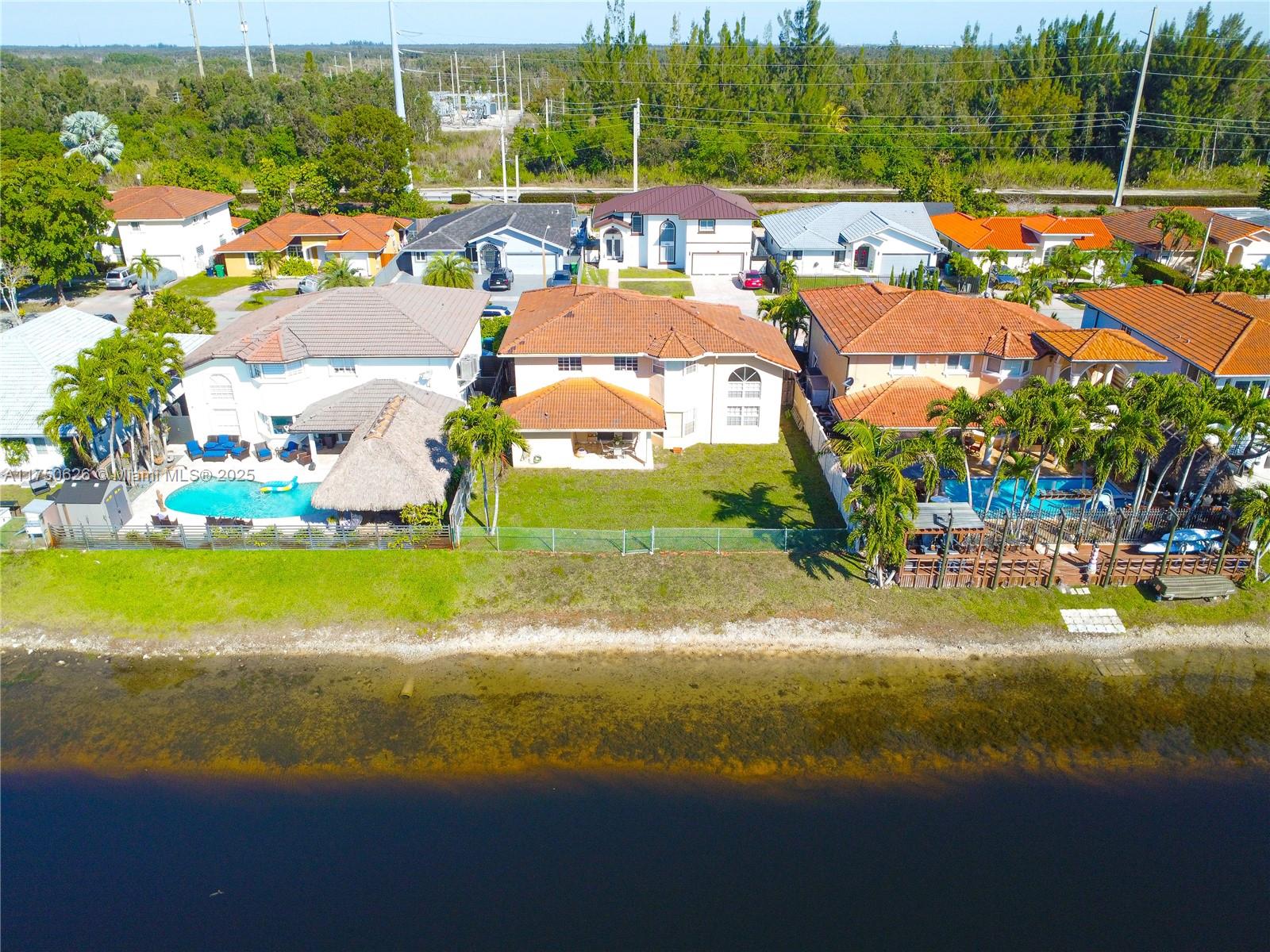 15950 SW 42nd Ter,Miami, FL 33185