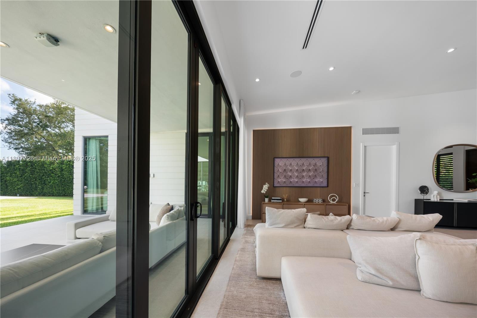 9450 SW 98th St Miami, FL 33176