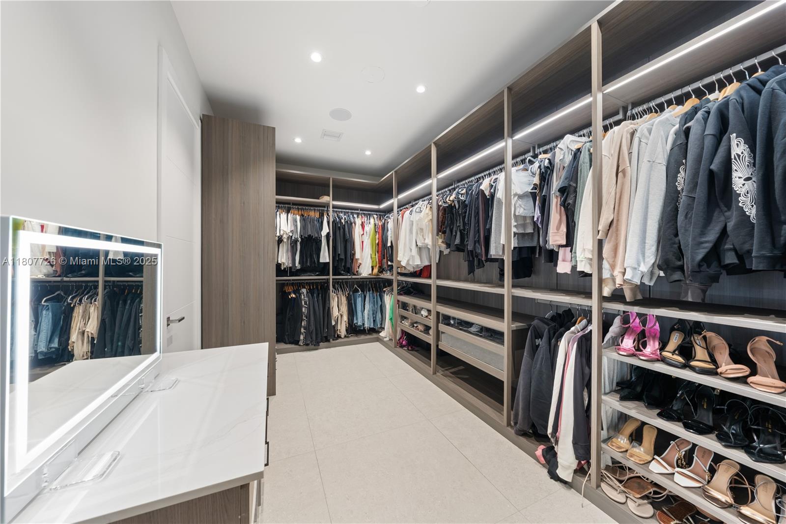 9450 SW 98th St Miami, FL 33176