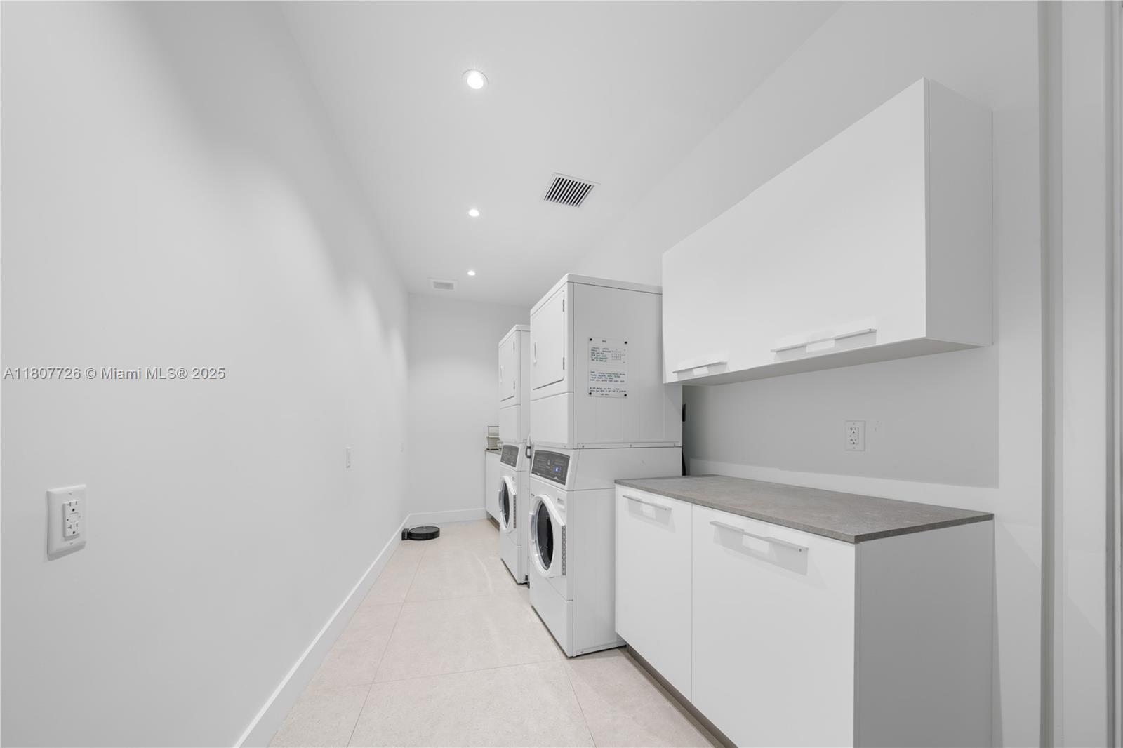 9450 SW 98th St Miami, FL 33176