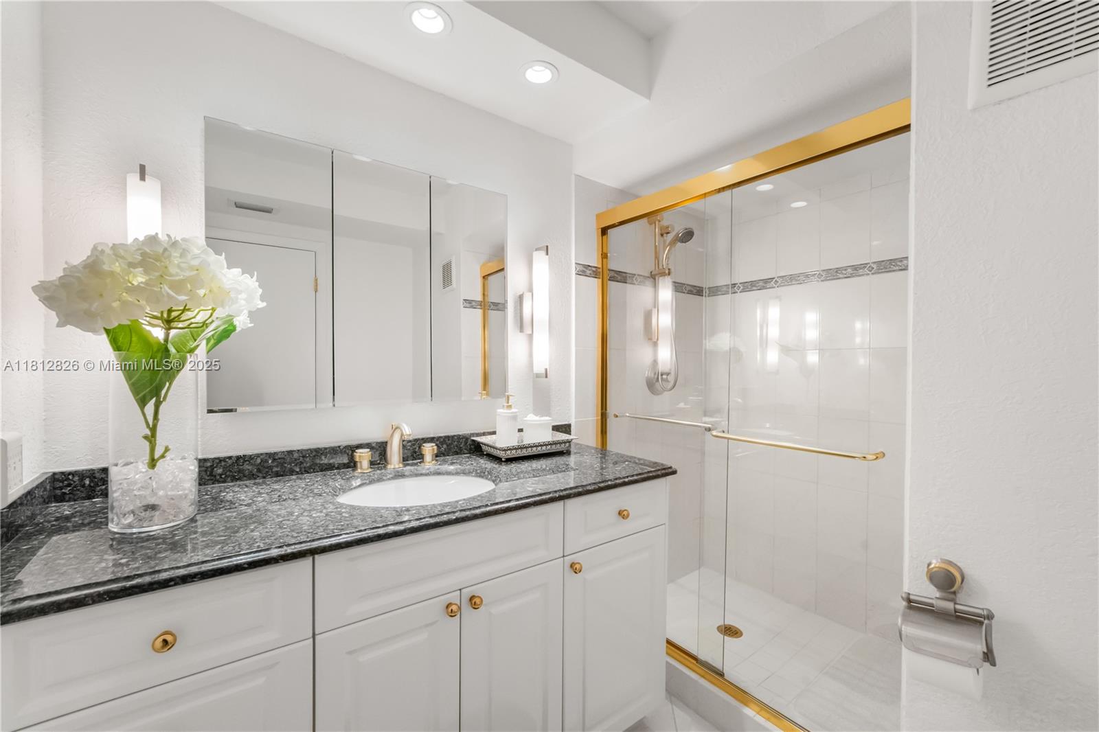 16300 Golf Clb Rd #411 Weston, FL 33326