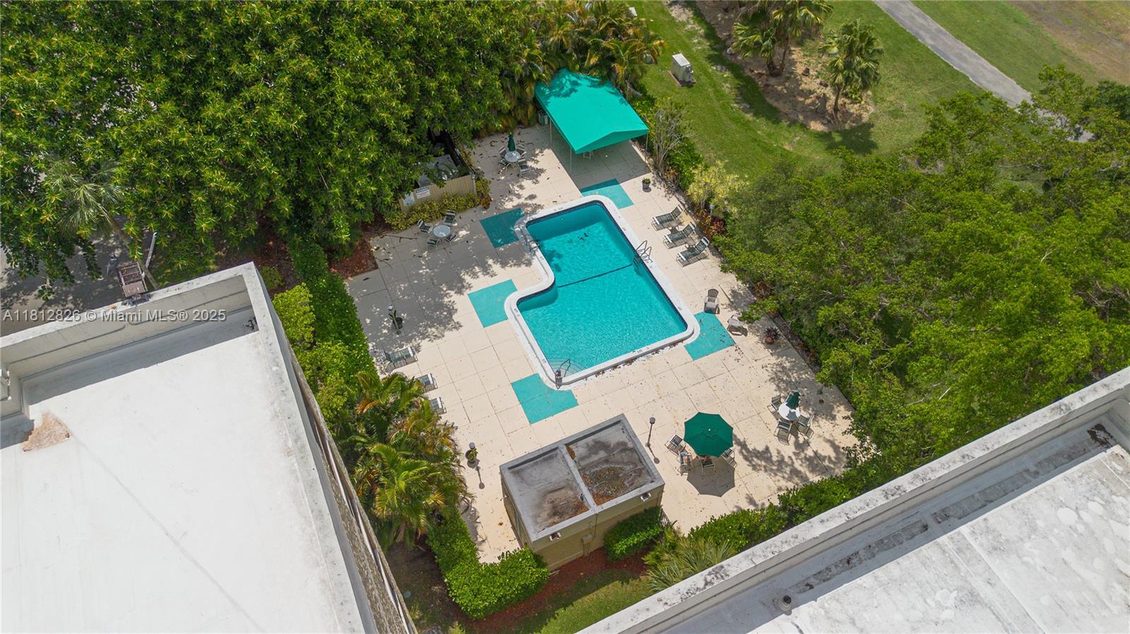 16300 Golf Clb Rd #411 Weston, FL 33326