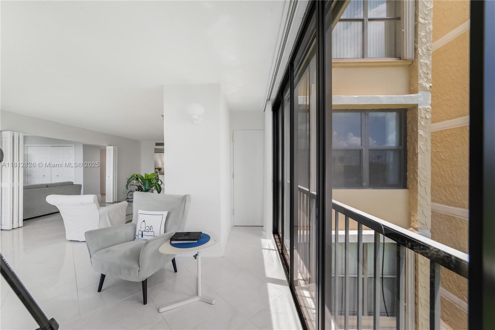 16300 Golf Clb Rd #411 Weston, FL 33326