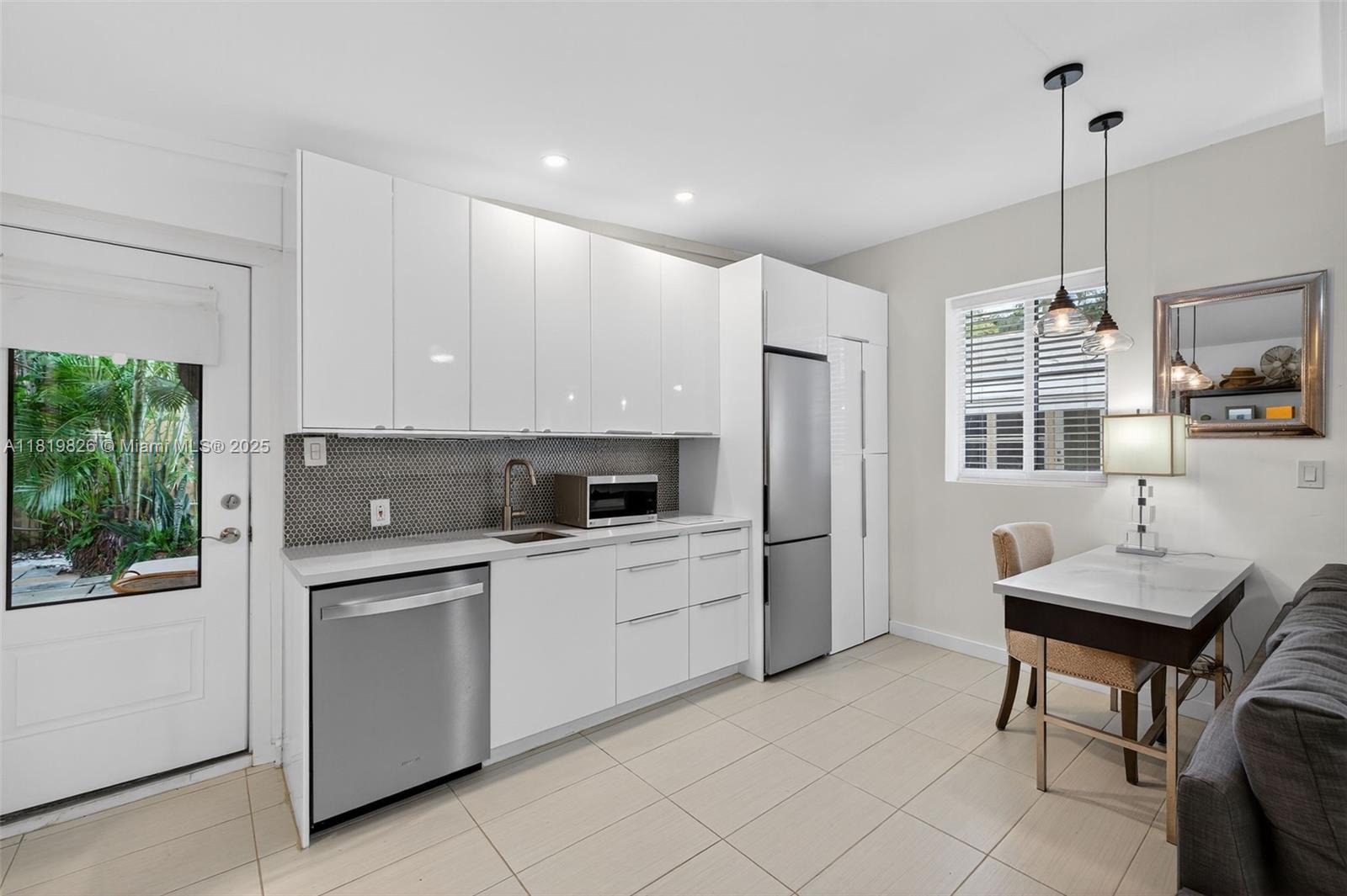 1314 SE 1st Ave Fort Lauderdale, FL 33316 1314 SE 1st Ave Fort Lauderdale, FL 33316