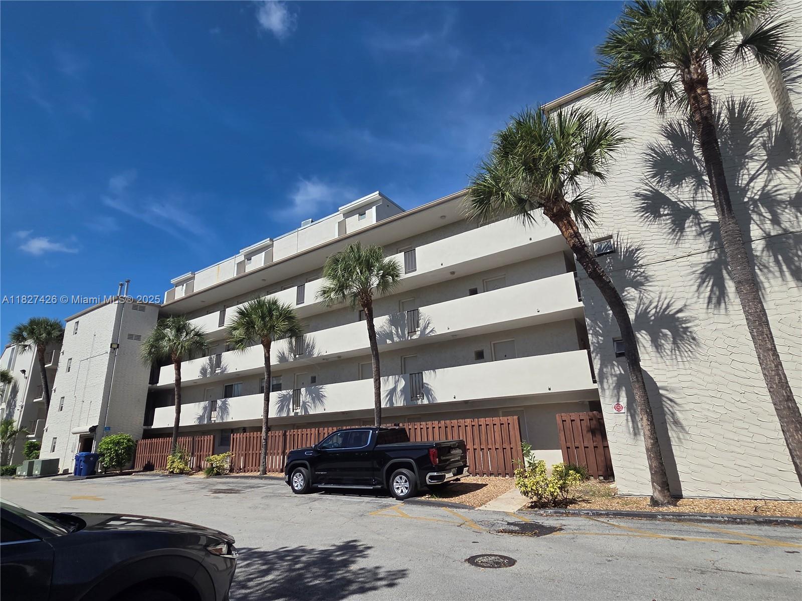 6900 N Kendall Dr #A310 Pinecrest, FL 33156