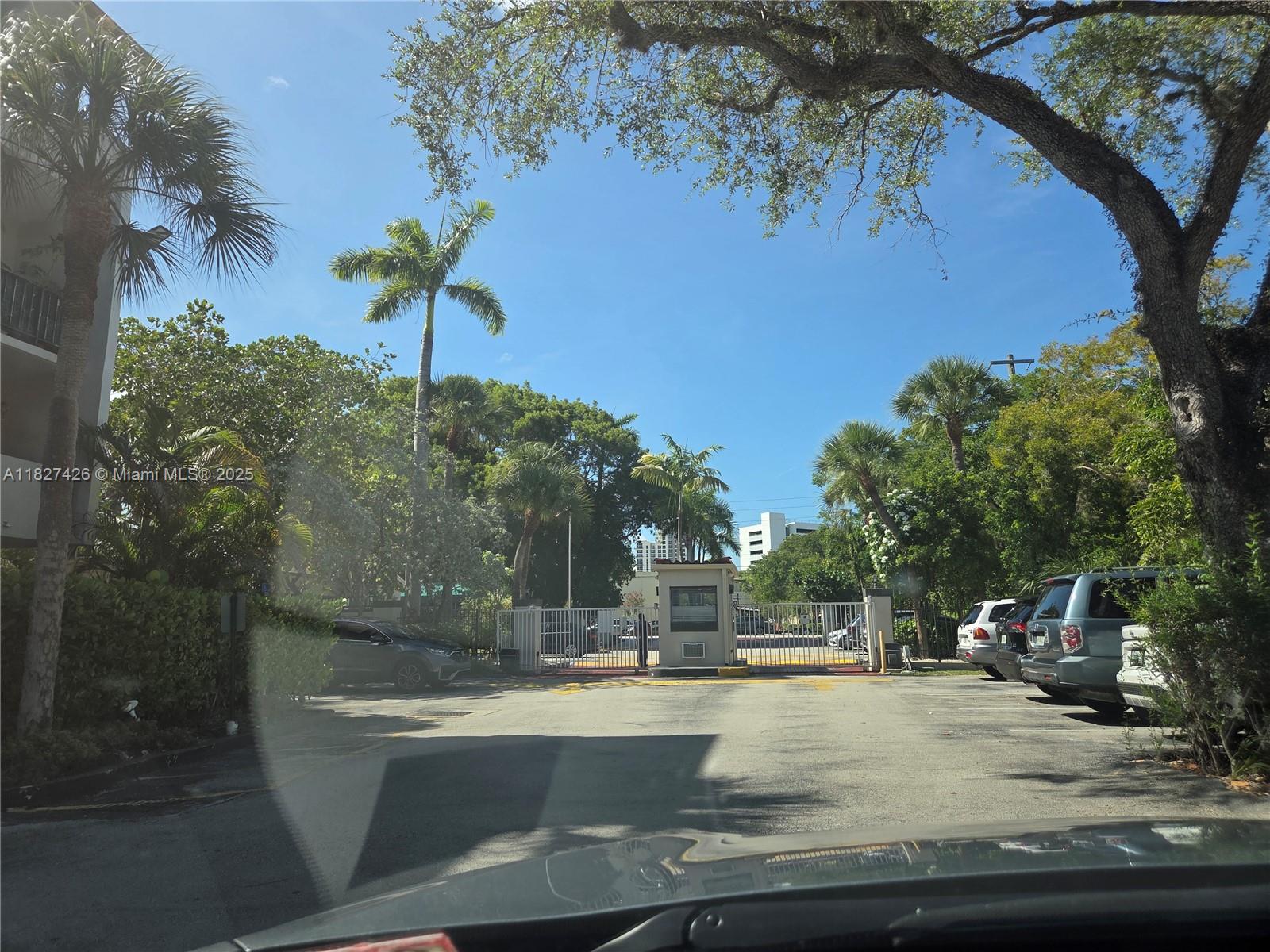 6900 N Kendall Dr #A310 Pinecrest, FL 33156