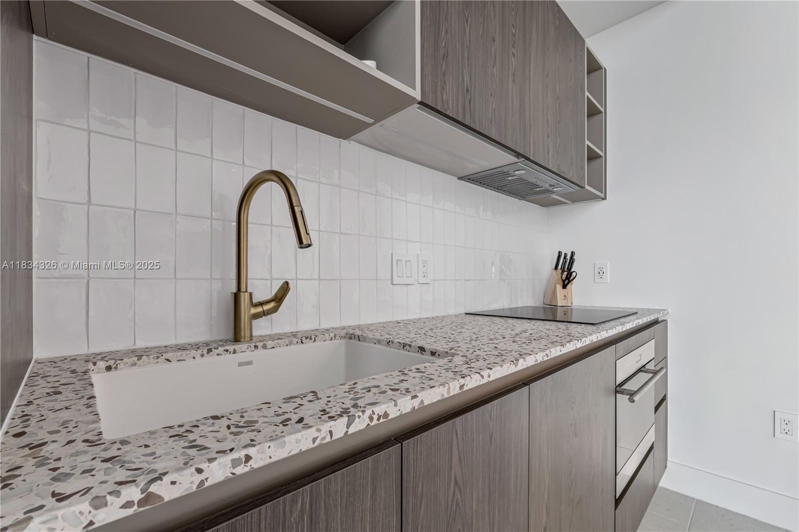 image Gale Residences10