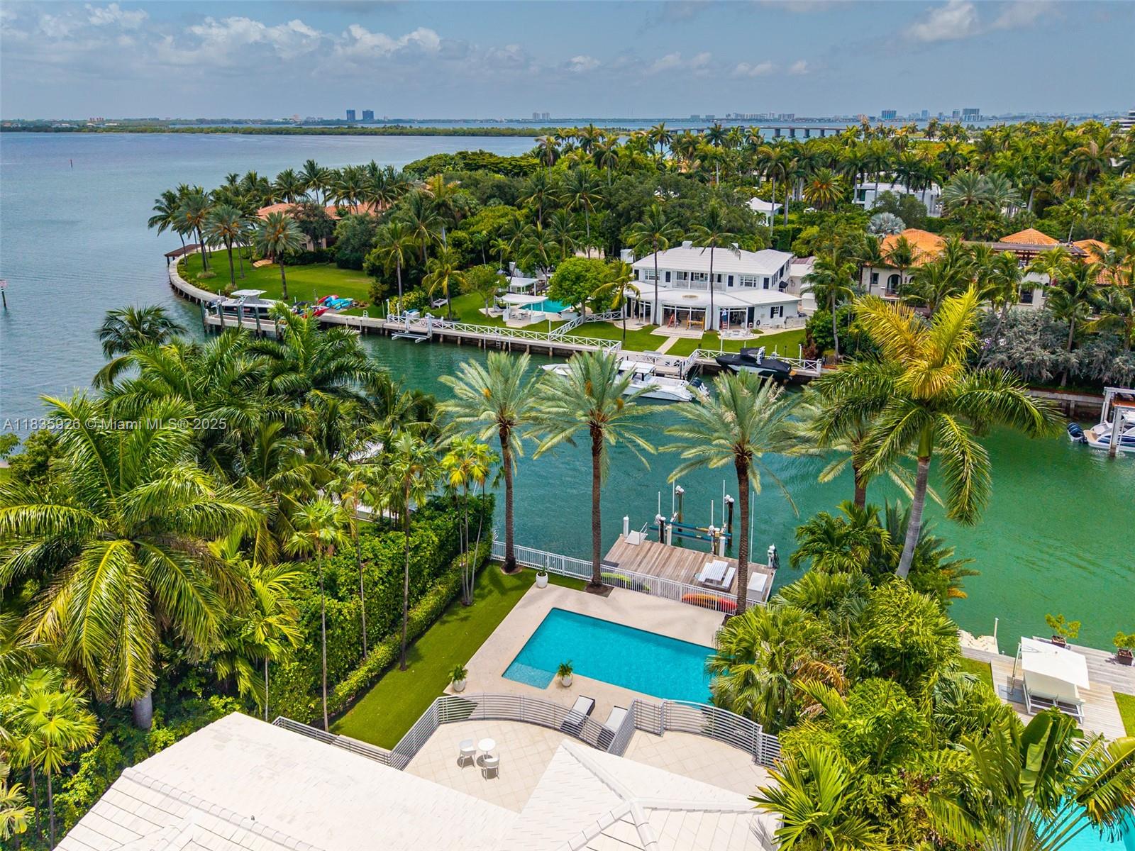 1839 + 1833 W 24th St Miami Beach, FL 33140 1839 + 1833 W 24th St Miami Beach, FL 33140