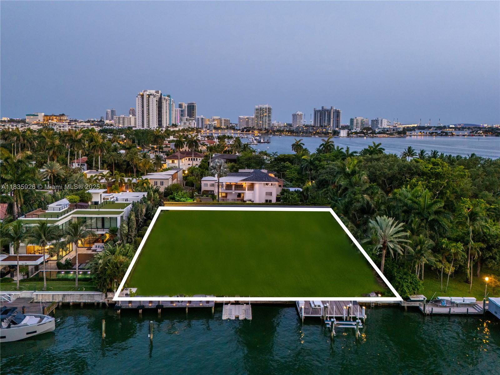 1839 + 1833 W 24th St Miami Beach, FL 33140 1839 + 1833 W 24th St Miami Beach, FL 33140