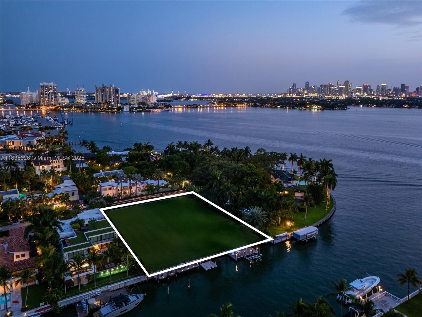 1839 + 1833 W 24th St Miami Beach, FL 33140 1839 + 1833 W 24th St Miami Beach, FL 33140