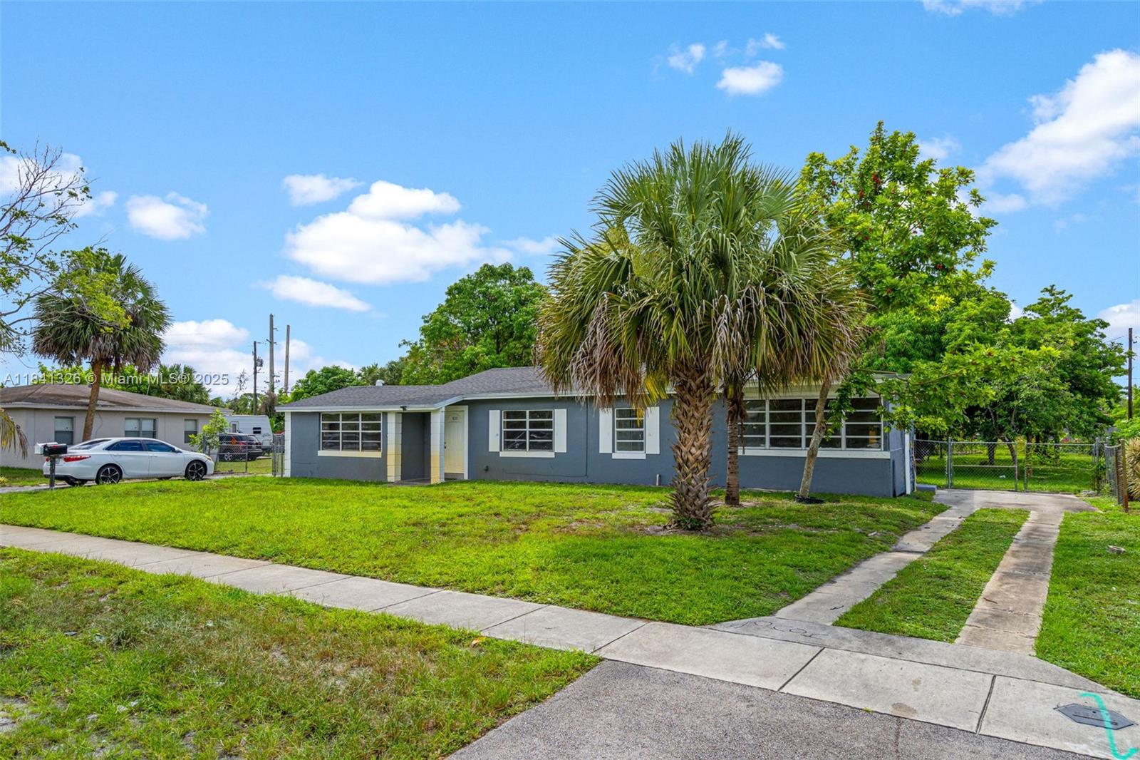 820 Alabama Ave #B