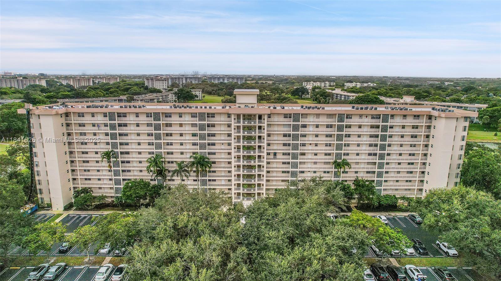 3520 Oaks Way #105
