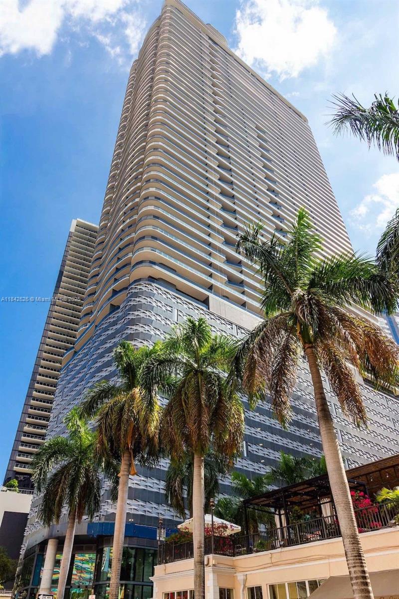 1000 Brickell Plz #4502