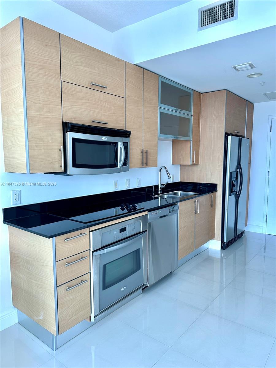 image Infinity At Brickell Cond6