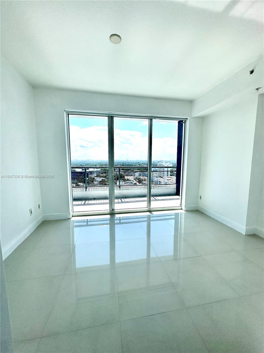 image Infinity At Brickell Cond8