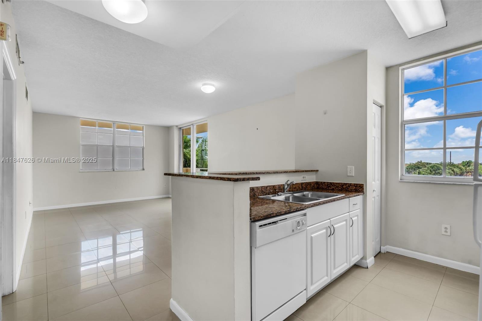 215 SW 42nd Ave #402