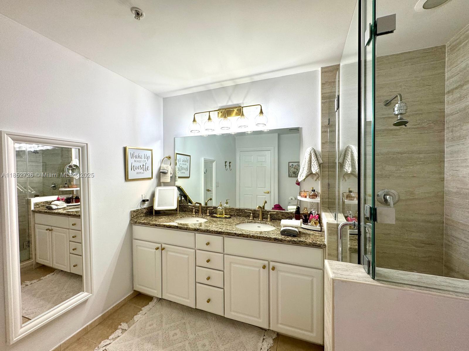 image Alaqua Condo25