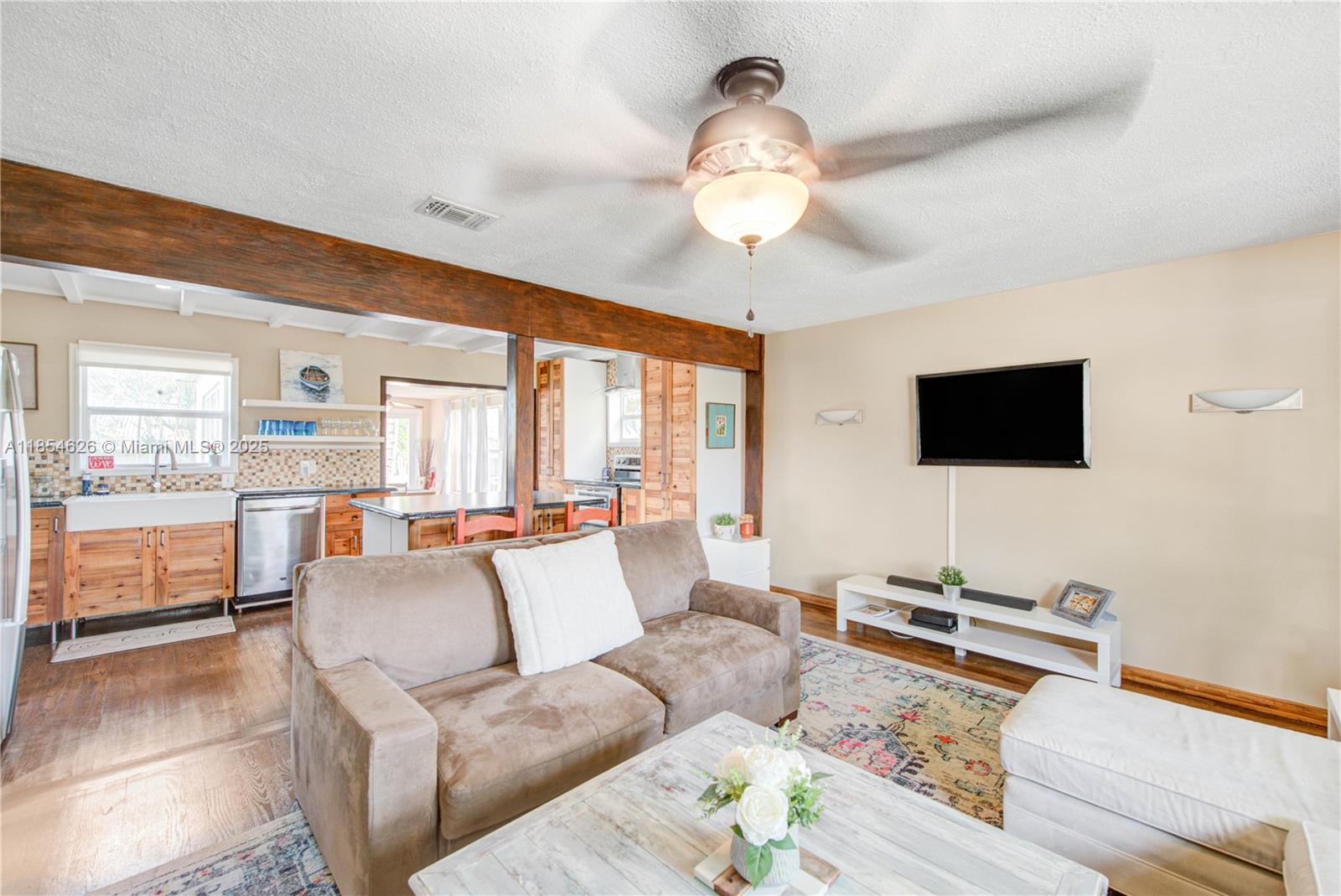 1100 NE 4th St Hallandale Beach, FL 33009