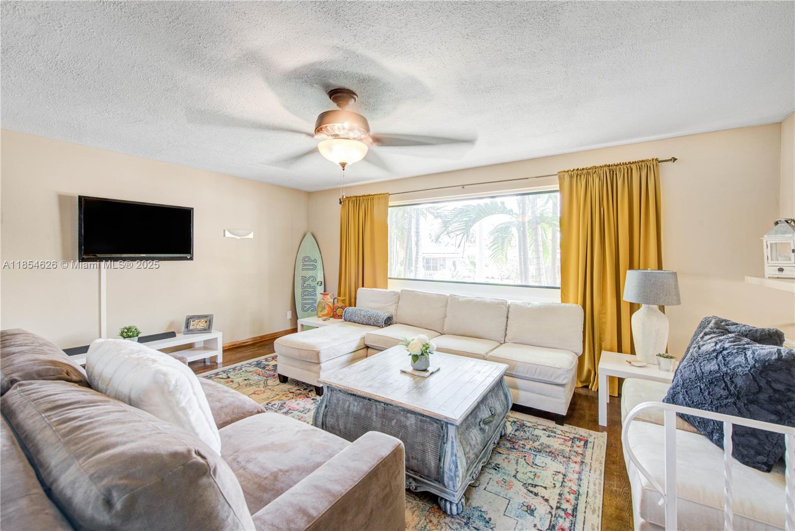 1100 NE 4th St Hallandale Beach, FL 33009