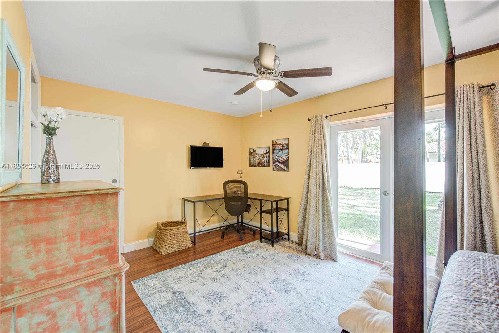 1100 NE 4th St Hallandale Beach, FL 33009